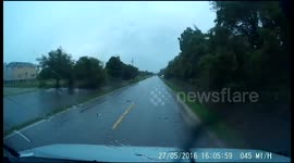 Lightning strikes power lines in Texas