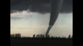 Strongest Tornado in Canada (No watermark)