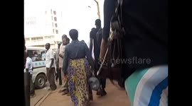 Uganda. Kampala. Street and Taxi Stand chaos. Caos en parada de buses. 2016