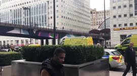 Man on track in Canary Wharf causes delay on DLR in London 3