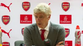 Wenger urges Sanchez to 'win fans back'
