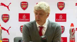 Wenger urges Sanchez to 'win fans back'