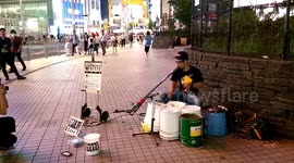 Amazing street drummer wows commuters in Tokyo
