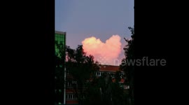 Pink heart-shaped cloud appears in southern China