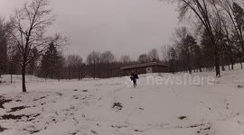 Guy slip and fall on snow (FUNNY)