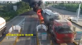 Burning lorry drives through toll station