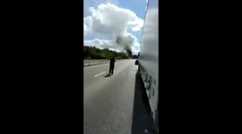 Explosión Camión con bombonas de gas en la N-en Francia