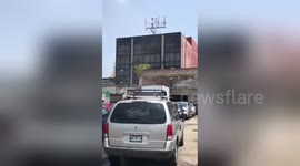 Newsflare Edit - Se derrumba edificio tras fuerte terremoto en mexico