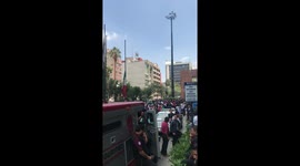 Emergency evacuation of the World Trade Center, more than 1000 persons in front of the building