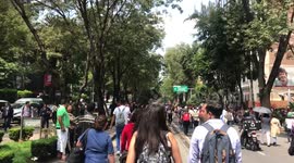 Mexicans flood streets after quake due to lack of public transport