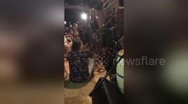 Newsflare Edit - Jim Carrey Sings Fleetwood Mac in Hawaii