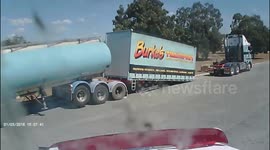 Australia trucker drops his trailers