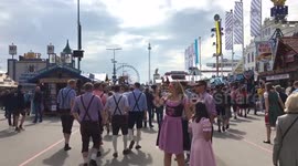 Oktoberfest 2017 walking around