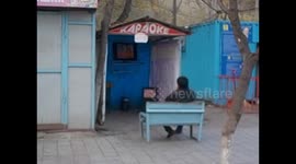 Kirguistán. Kyrgyzstan. Osh. 2015 (1) Street Karaoke singer