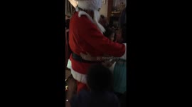 Kids React to first time seeing Santa Clause