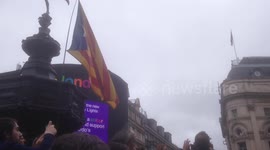 Catalan protest at Piccadilly Circus, London