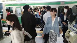 This is what rush hour looks like on the Tokyo subway