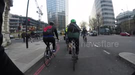 Blackfriars Bridge winter 15 Feb 17 9am.mp4
