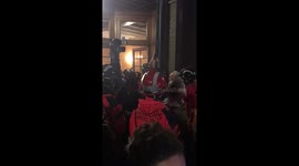 Aplausos a los bomberos