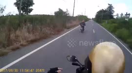 Suspect makes dramatic escape in high-speed police motorbike chase
