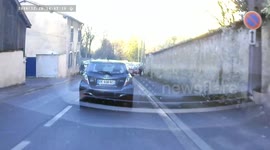 Bad driving France 055