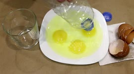 Kitchen life hack: how to separate egg yolks from egg whites