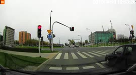 Co będę czekał... JADĘ :D (Driver's journey in red light at the junction in Lublin)