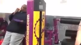 Eating pizza while working out at Planet Fitness