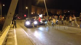 Extreme sports fans jump on car in Montepellier