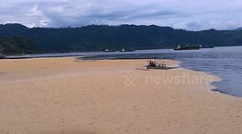 Sea polluted by 50 tons of crude palm oil at Indonesian harbour