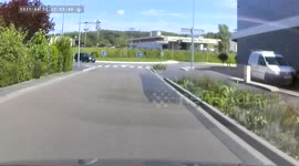 Bad driving France 058
