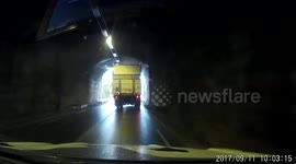 truck makes a dangerous bypass and hits the camping car