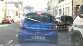 Bad driving France 063