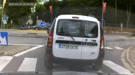 Bad driving France 069
