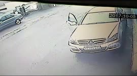 Hijacking and kidnapping in Durban South Africa by 4 armed men