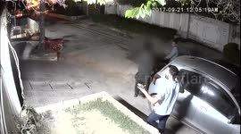 Karachi teen robbers caught on CCTV