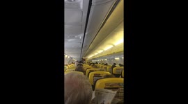Air steward beatboxes on Ryanair flight