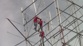 working in tall billboards without safety harness