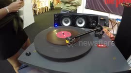 Chocolate record plays actual music