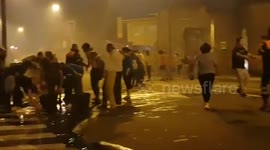 Human chain forms to help extinguish fire in Galicia