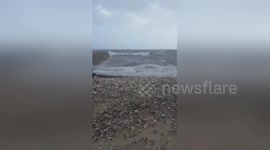 Newsflare Edit - Stormy weather in Lyme Regis