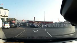 BMW driver cuts up at junction - dashcam