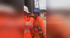 Newsflare Edit - @UNILAD is work men don’t have time for dentist’s!! https://t.co/Yo6hn1WcL7