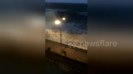 Newsflare Edit - Waves in Aberystwyth just after high tide #StormOphelia https://t.co/nBo45fmQtp