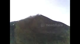Guatemala. Antigua. Volcán Pacaya vulcano. Vistas del volcán y fumarolas desde lengua de lava. Lava field. 2014