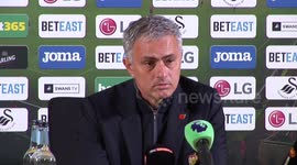 Is Mourinho also guilty of blaming player injuries for team performance?