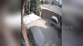 Newsflare Edit - Man ran over his car on a snatcher during a failed Gun point snatching attempt