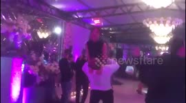 Wedding attendees dramatically fail at Dirty Dancing classic move