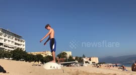 Hilarious fail at the beach