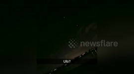Newsflare Edit - Strange ufo’s  filmed over London sky